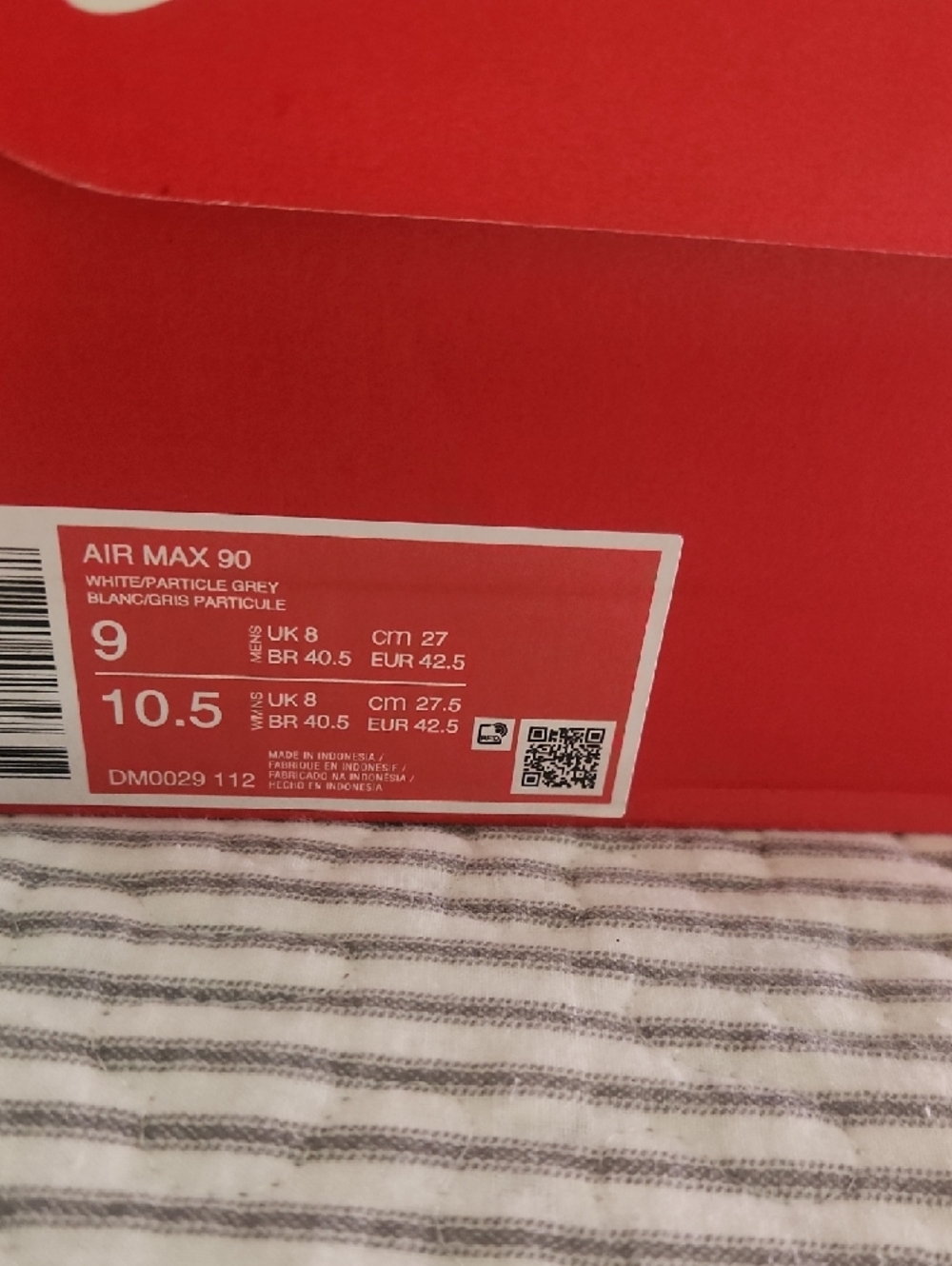 Nike Air Max in Grey, Red and Coral - Picture 3 of 11